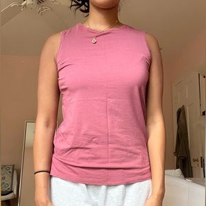 Lululemon muscle tank size 2